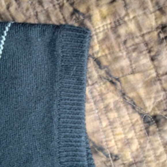 Size Large, Dockers sweater-vest - Picture 4 of 5